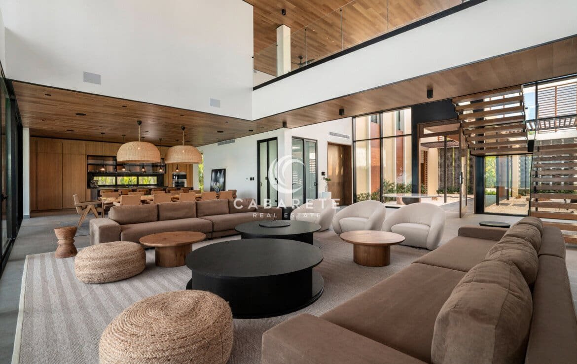 Timeless Beachfront Luxury Villa