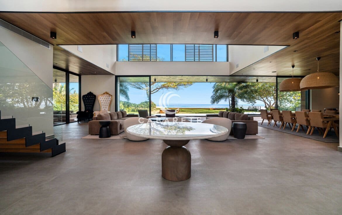 Timeless Beachfront Luxury Villa