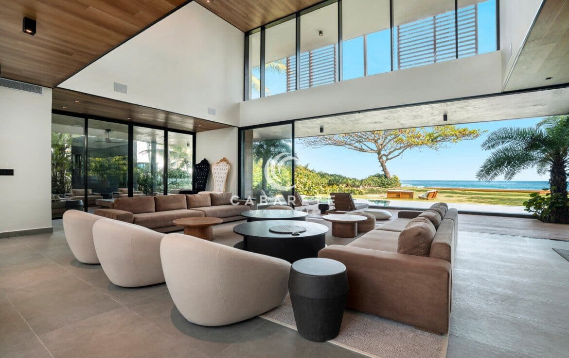 Timeless Beachfront Luxury Villa