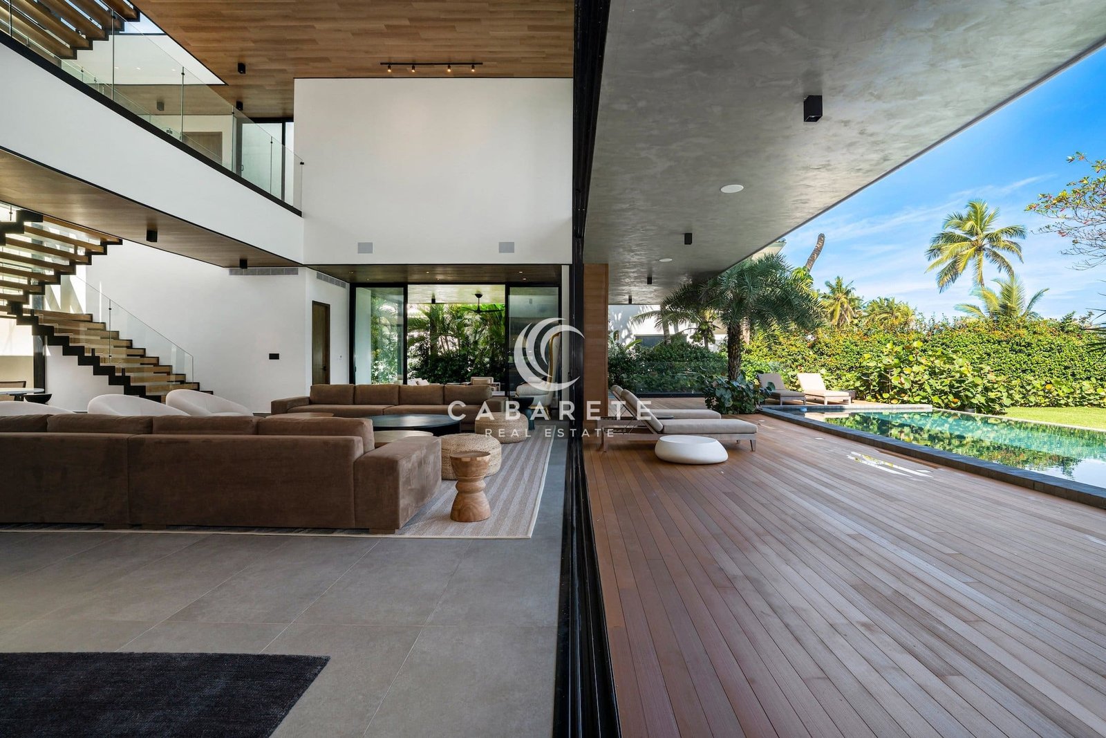 Timeless Beachfront Luxury Villa