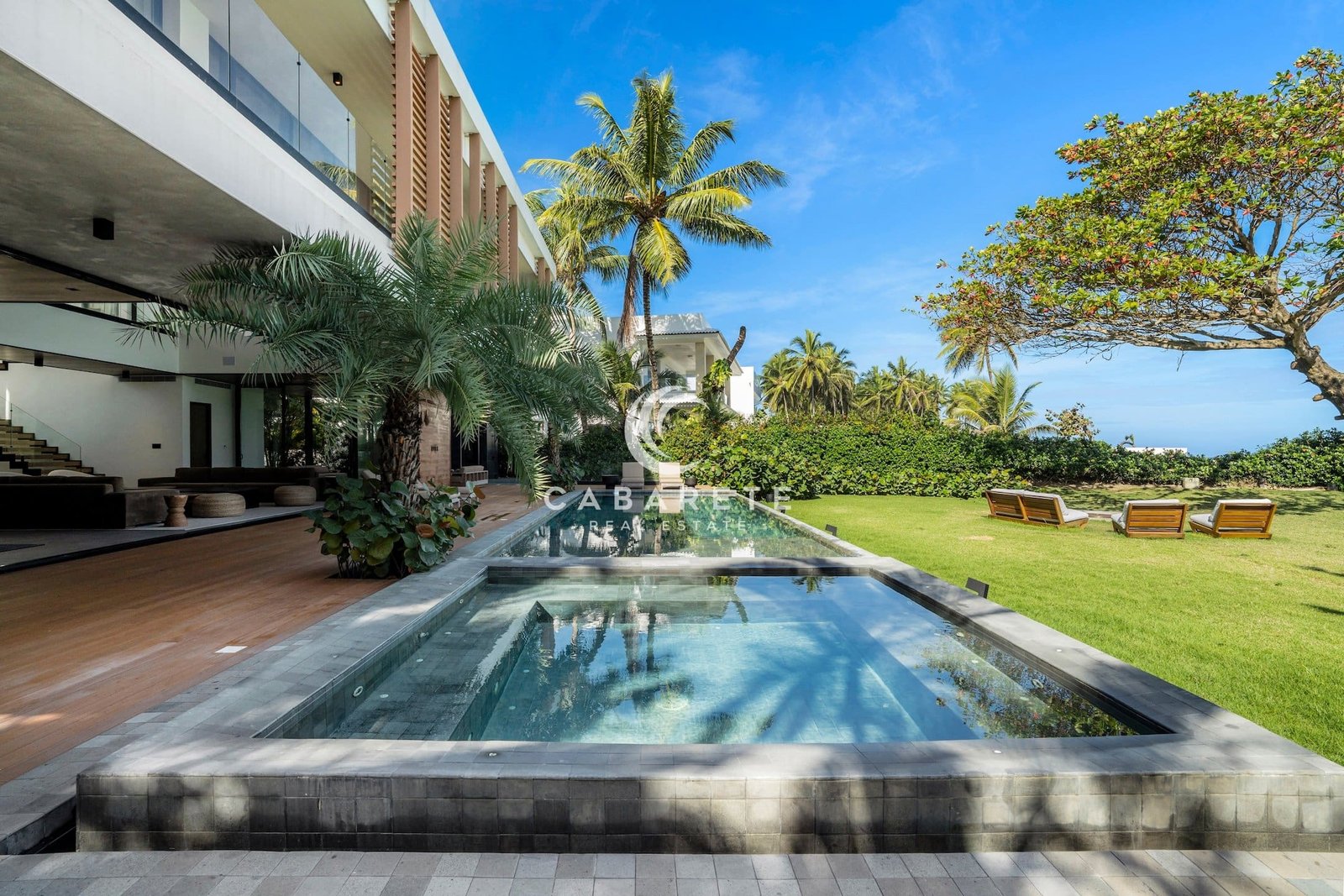 Timeless Beachfront Luxury Villa