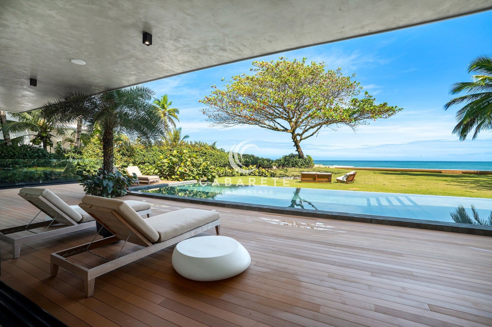 Timeless Beachfront Luxury Villa