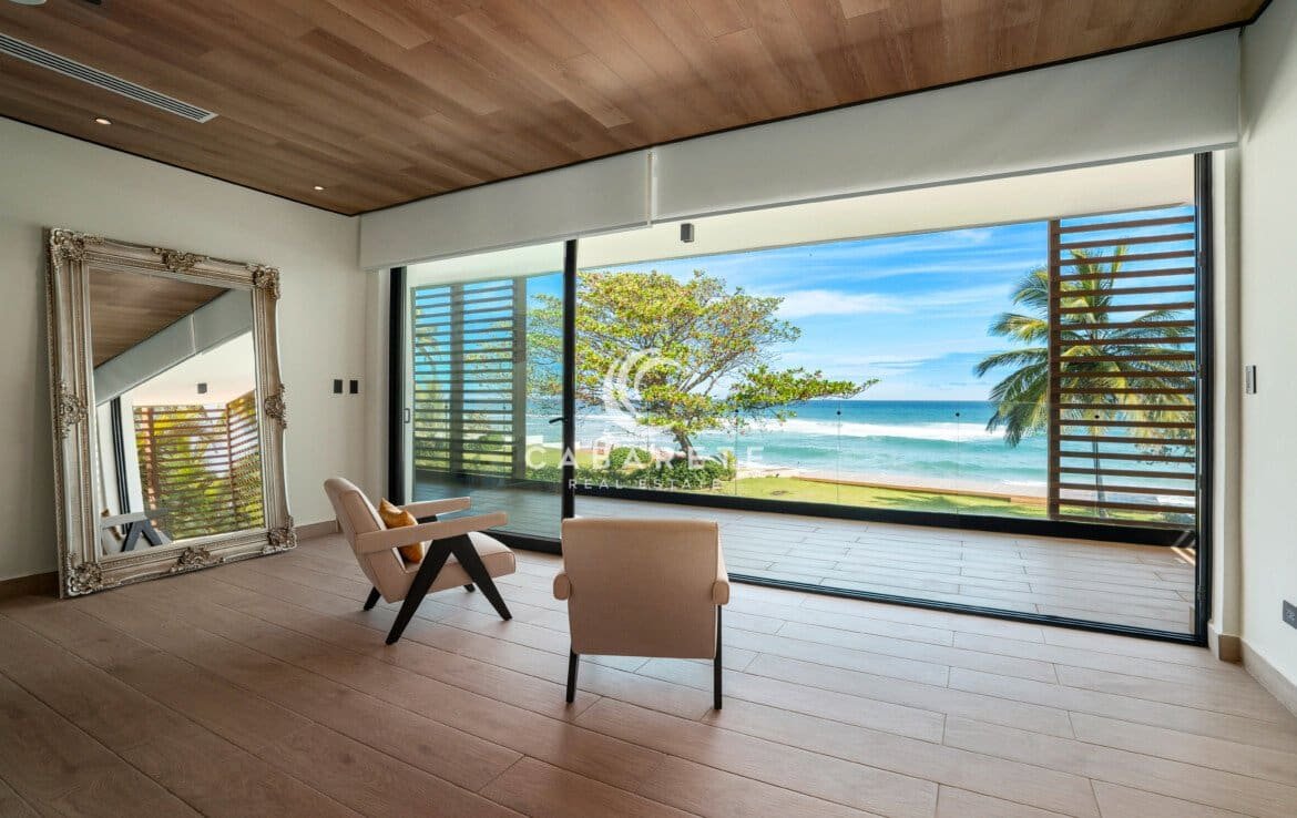 Timeless Beachfront Luxury Villa
