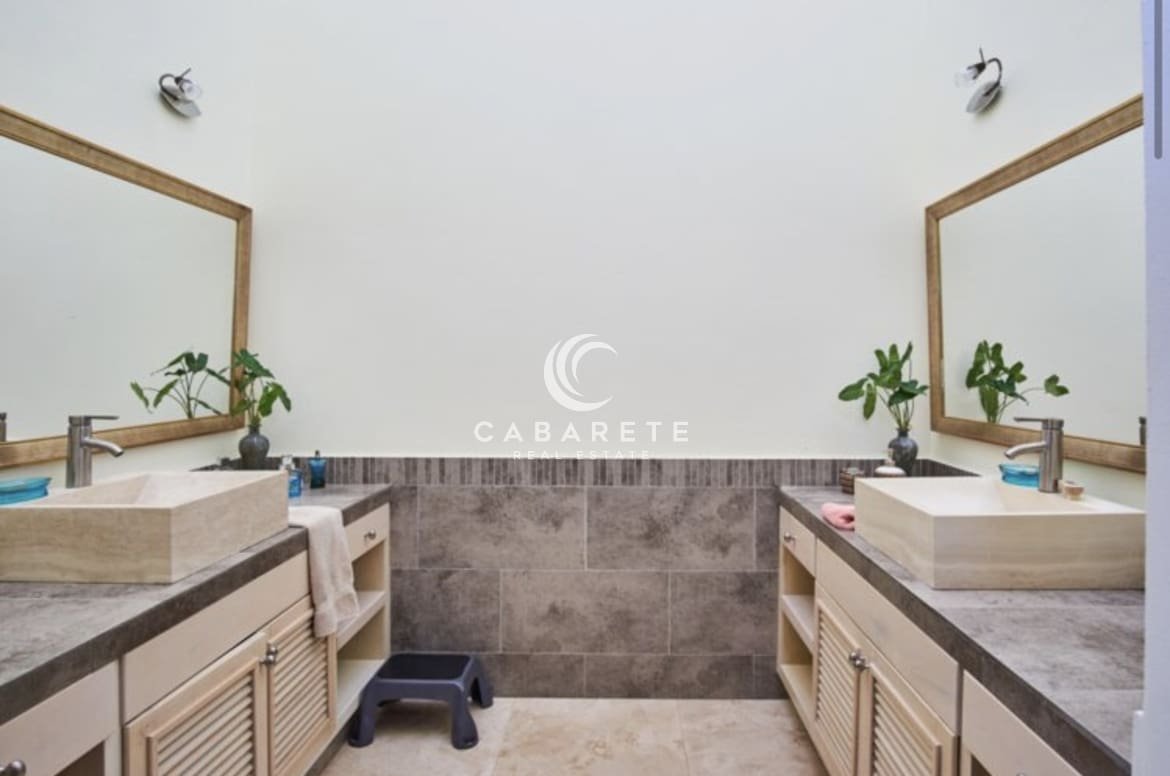 bathroom luxury villa cabarete
