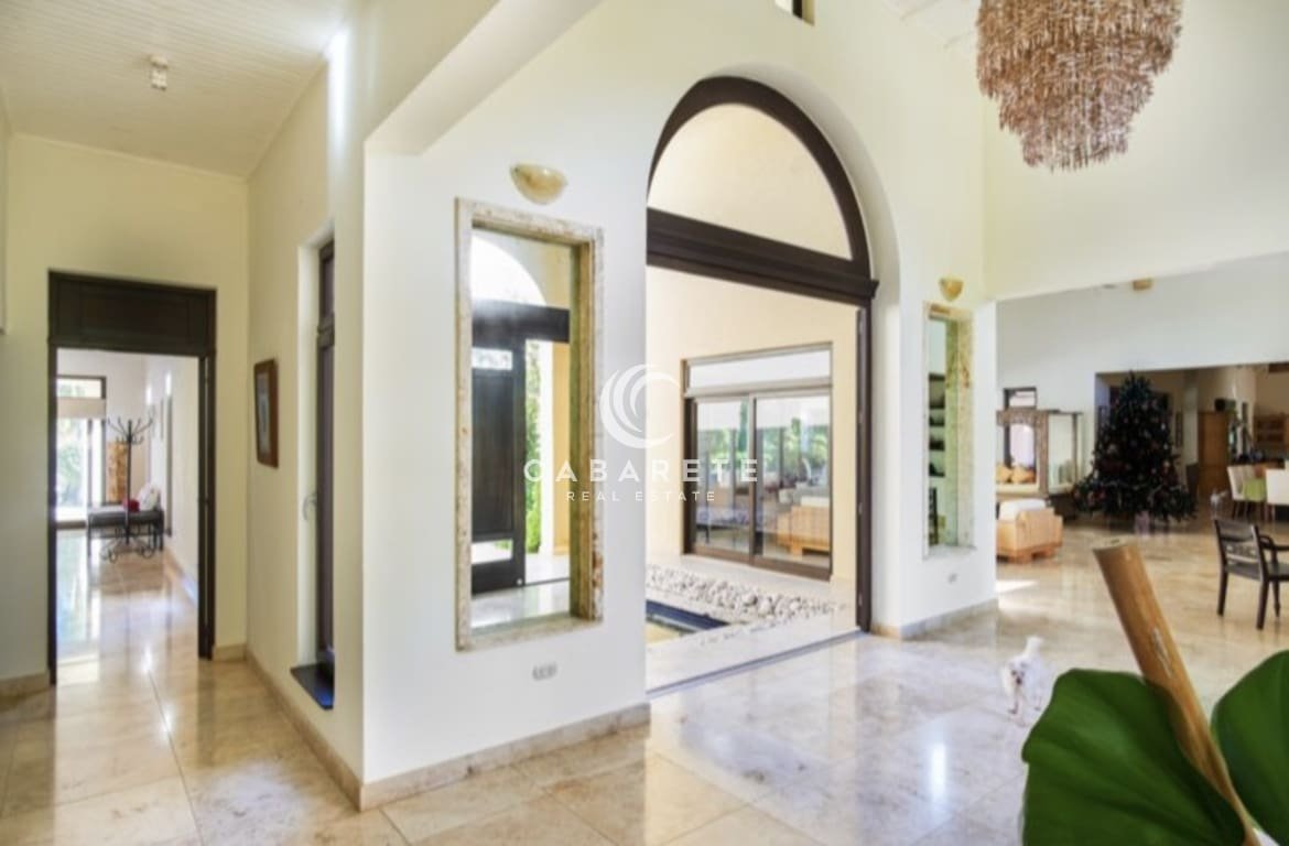 great room high ceilings luxury villa