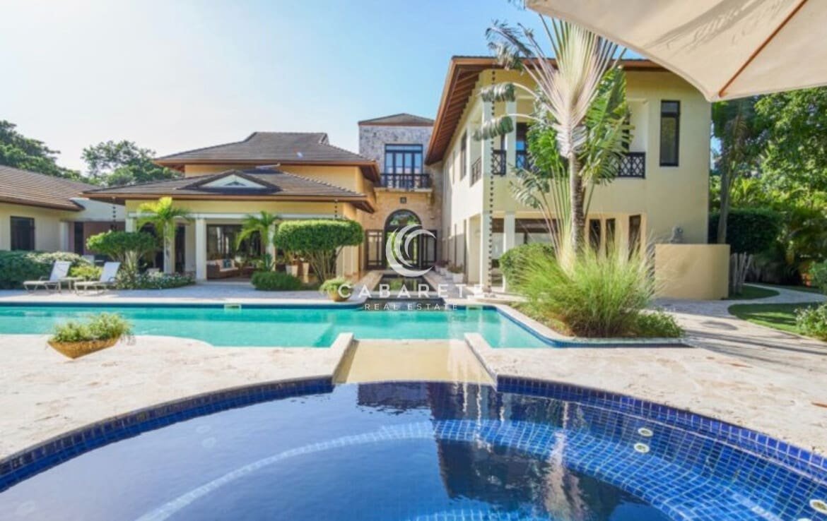 Elegant pool area luxury villa sea horse ranch