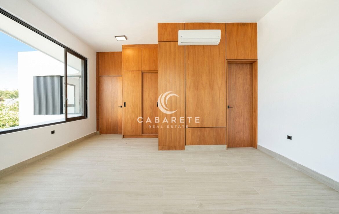 Beachside villa for sale in Encuentro Cabarete