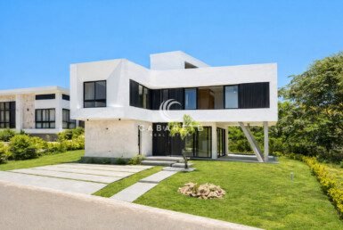 Beachside villa for sale in Encuentro Cabarete