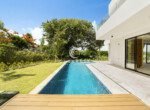 Modern villa with pool in Encuentro
