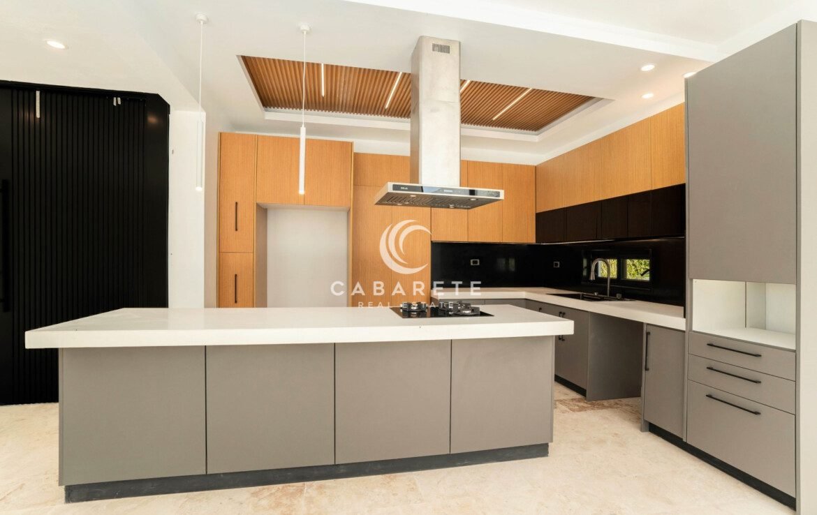 Newly built villa near Encuentro beach