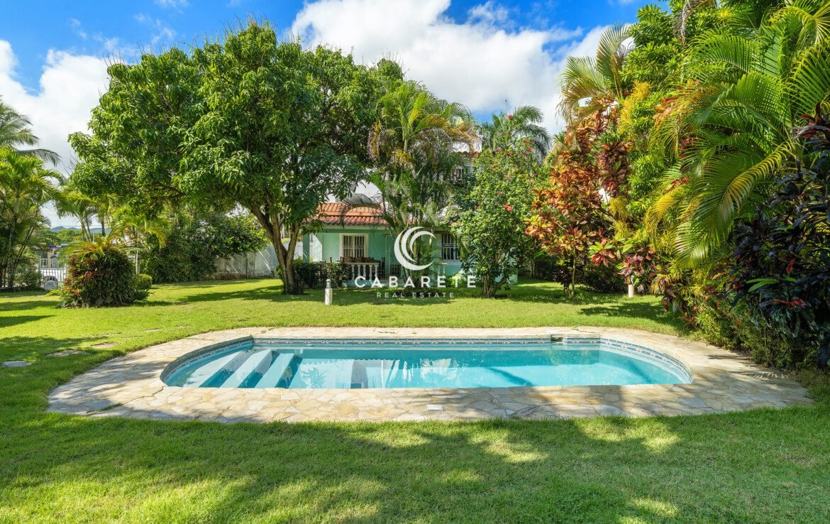 Shared pool at Pelícan Cabarete villa community