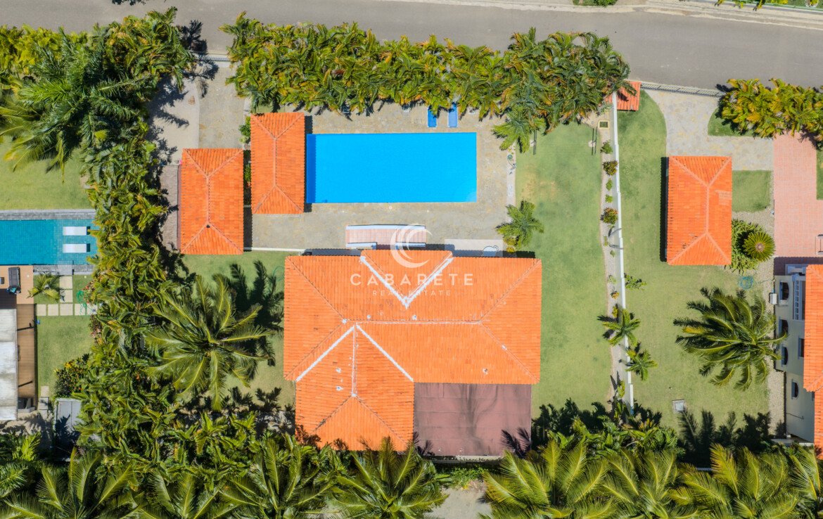 villa with rental studios near Playa Encuentro