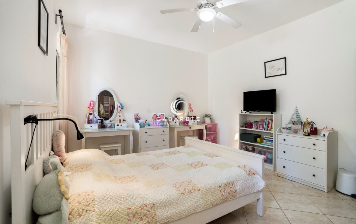 villa with rental studios near Playa Encuentro