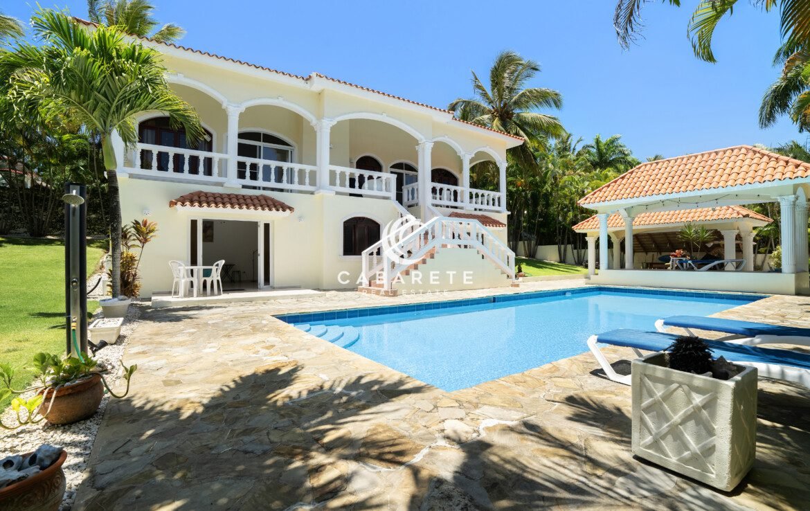 Encuentro Cabarete villa outdoor terrace and pool