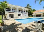 encuentro-villa-pool-garden.jpg