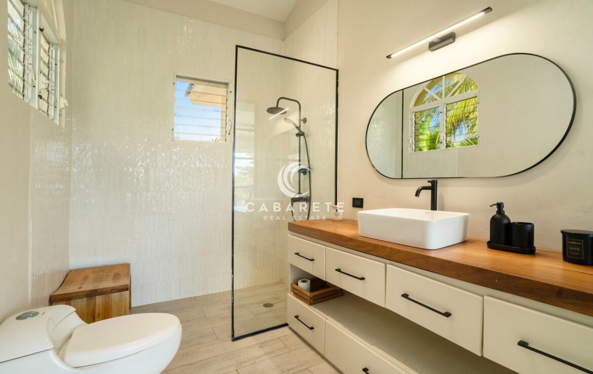 Modern bathroom in remodeled Encuentro villa