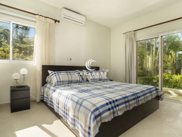 Master Bedroom with Kingsize Bed in Garden Condo Pro Cab 1170x738