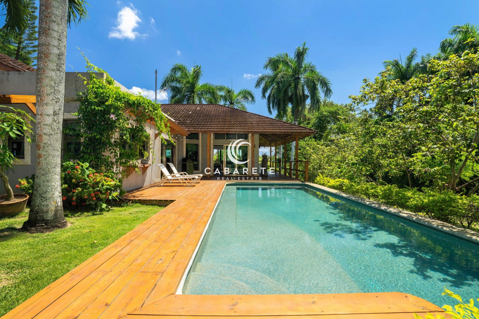 Villa for sale in Cabarete Perla Marina 5 bedroom gated community with 18m tropical pool (6)
