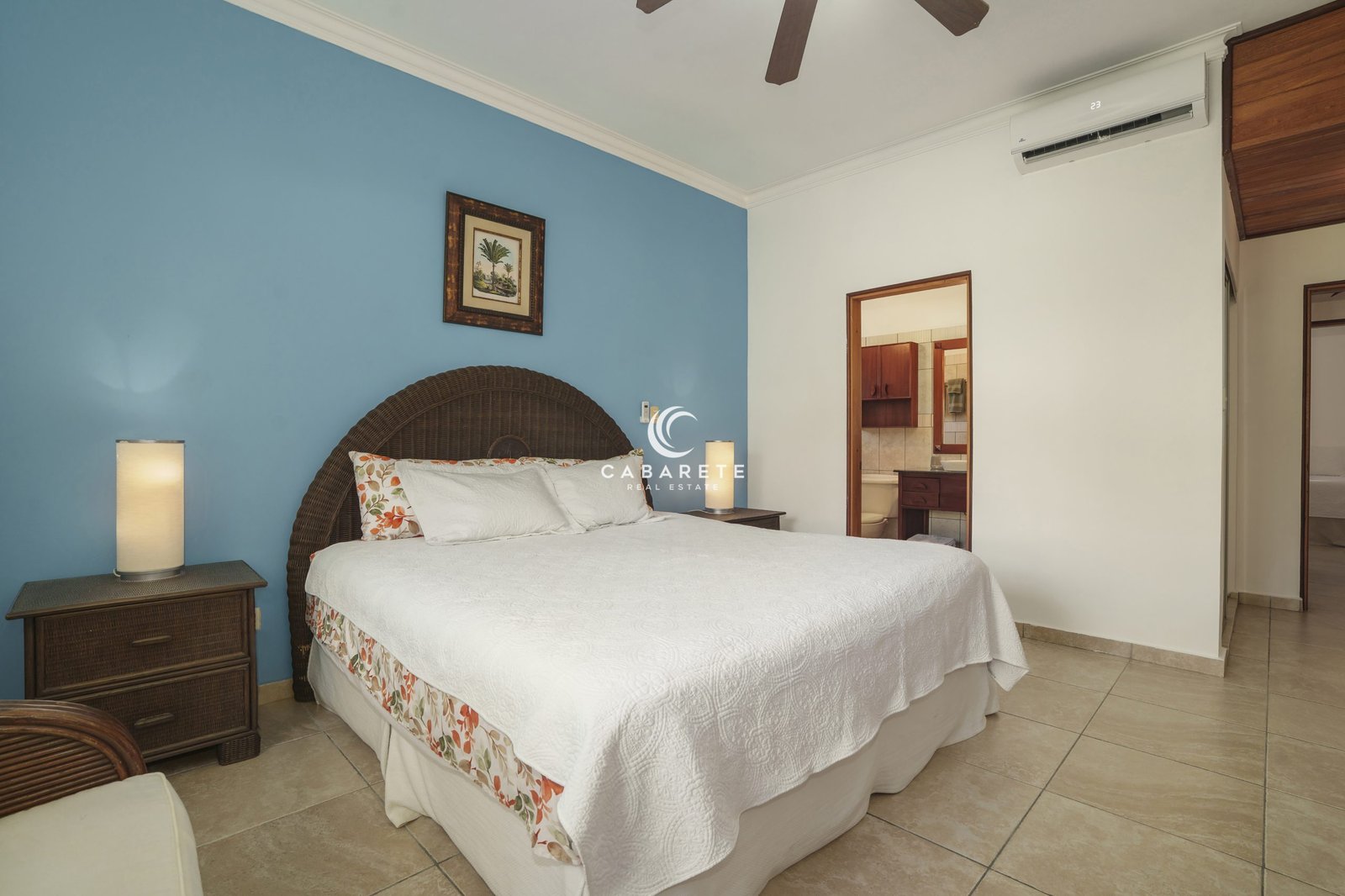 Primary suite with ensuite bathroom at Ocean Dream Cabarete